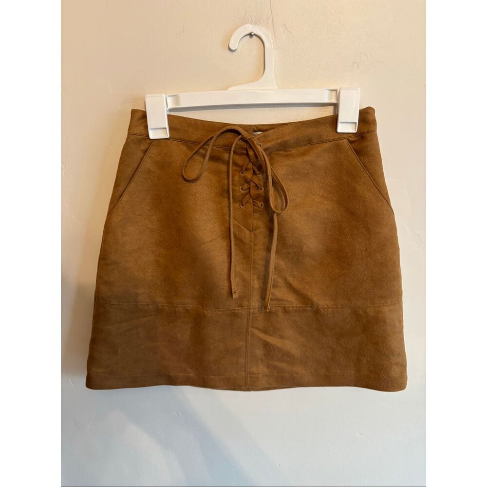 LC Lauren Conrad Faux Suede Lace-Up Mini Skirt Size 4 Camel Tan NWT